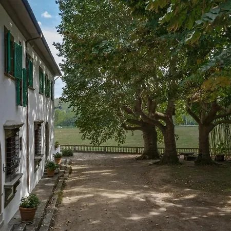 Villa Vecchietto Sleeps 18