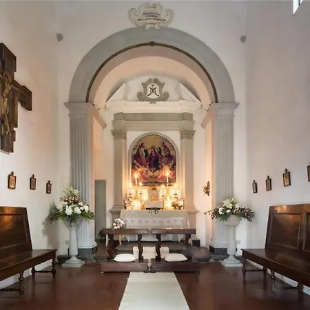 Villa Vecchietto Sleeps 18