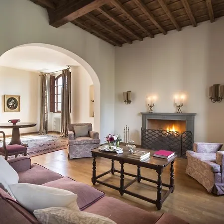 Villa Vecchietto Sleeps 18
