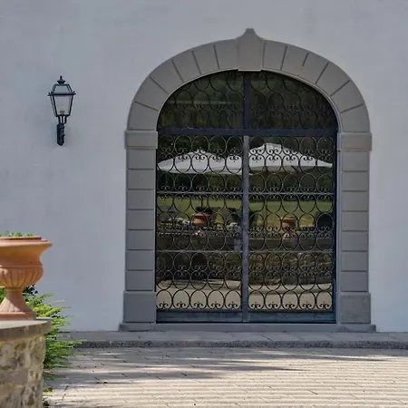 Villa Vecchietto Sleeps 18 *