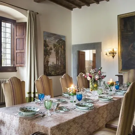 Vecchietto Sleeps 18 Villa *