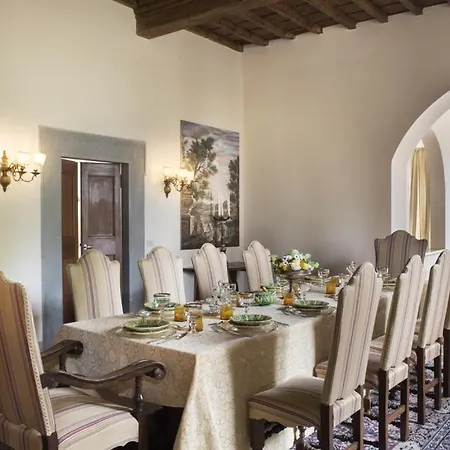 Villa Vecchietto Sleeps 18 *